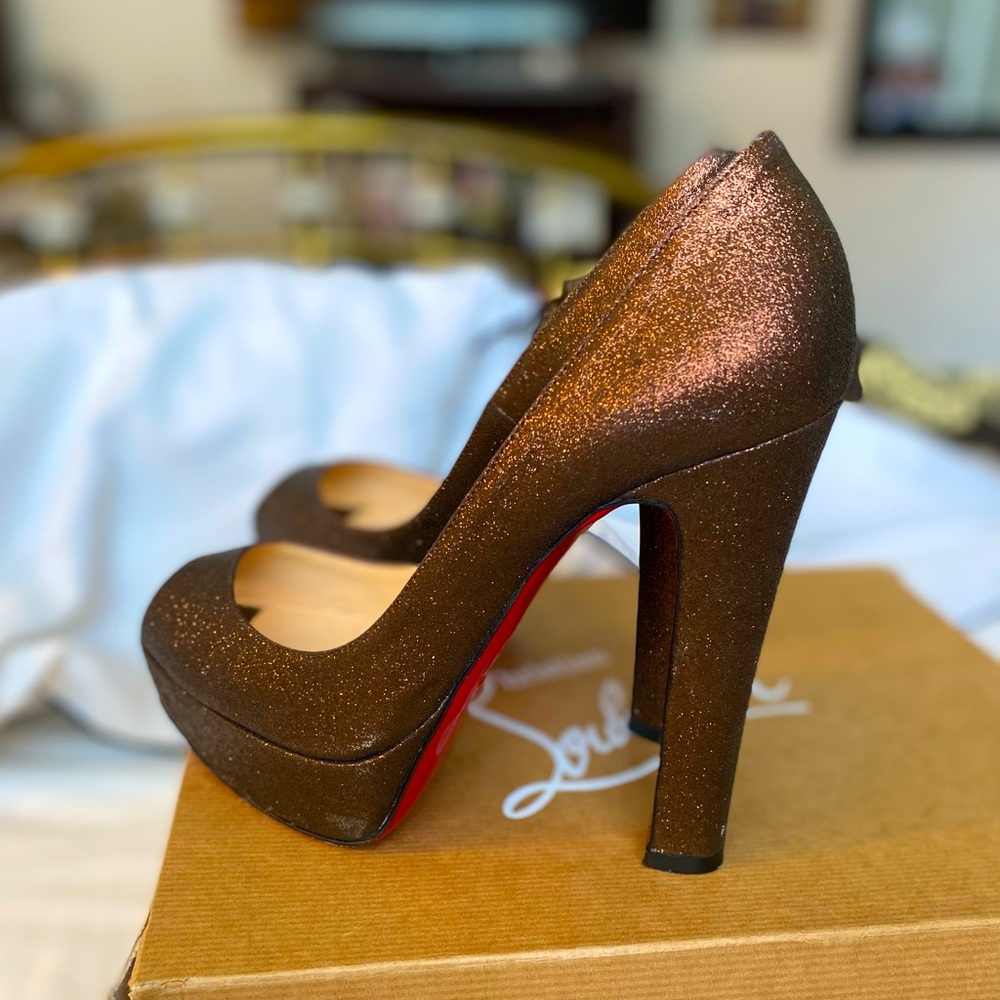 💎✨Brown sparkle Christian Louboutin pumps